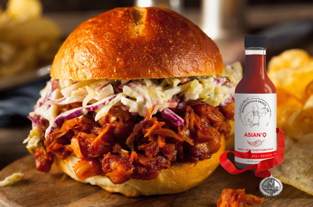 Asian'Q with pulled chicken on a burger bun